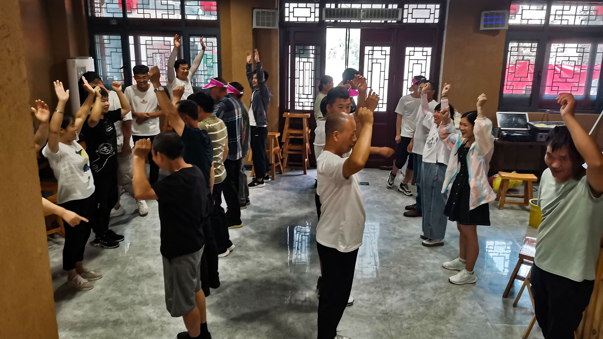 管業(yè)團(tuán)隊-(2).jpg